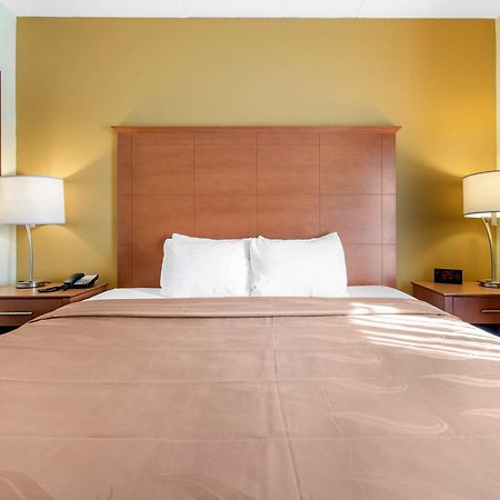Clarion Hotel & Suites University-Shippensburg Eksteriør billede