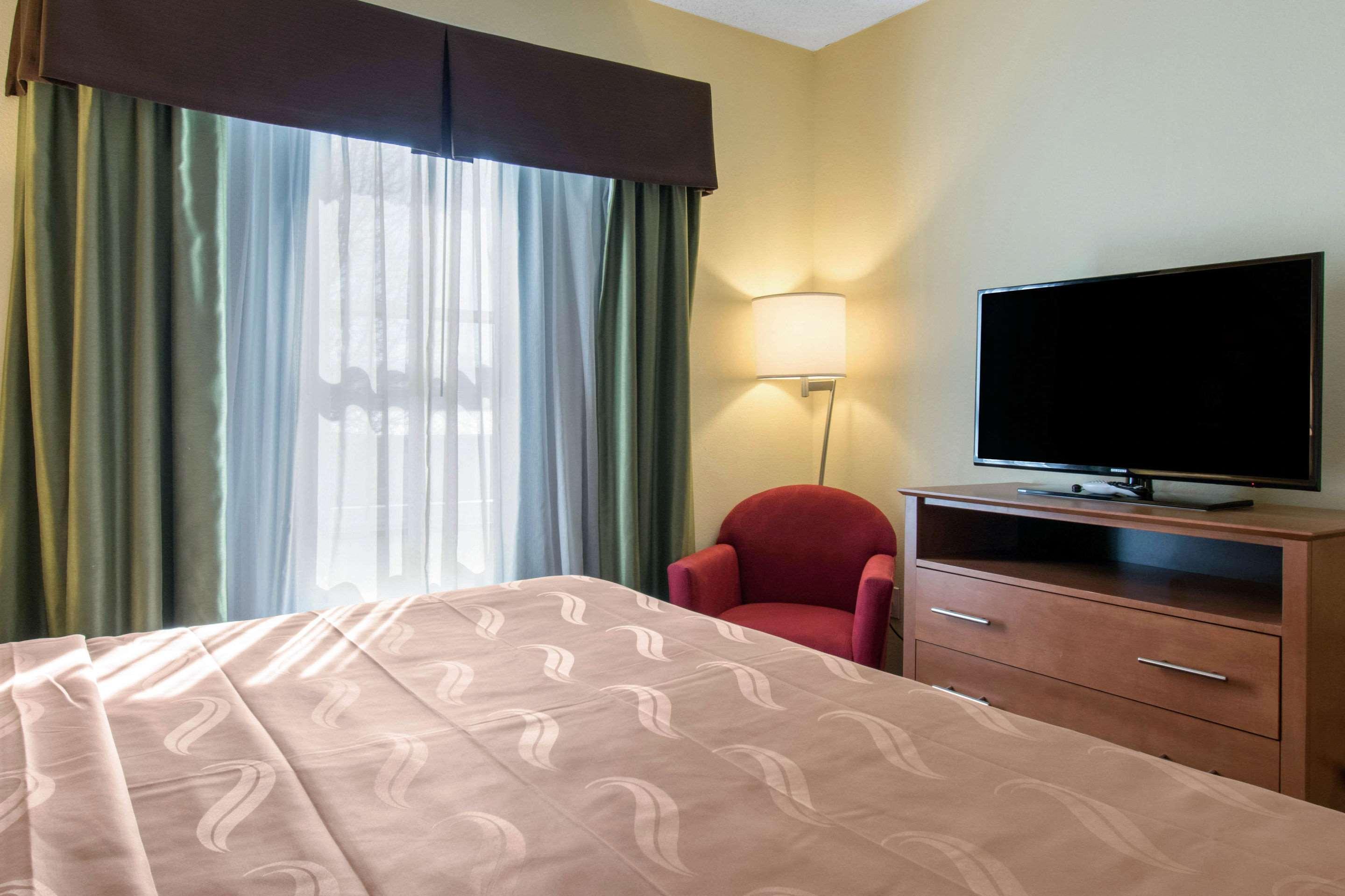 Clarion Hotel & Suites University-Shippensburg Eksteriør billede