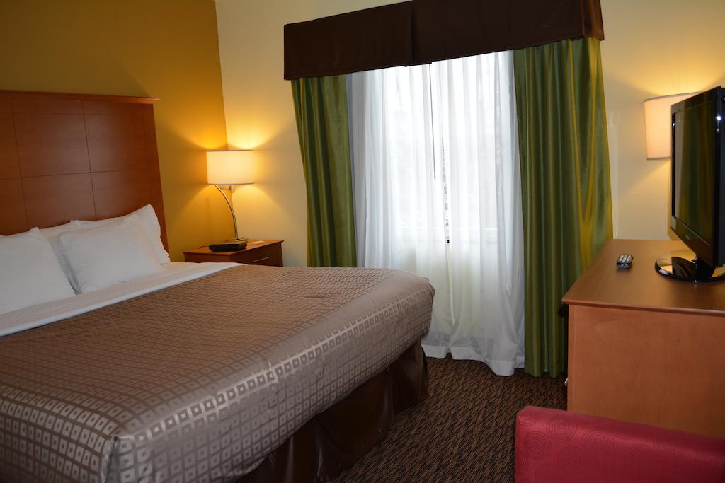 Clarion Hotel & Suites University-Shippensburg Eksteriør billede