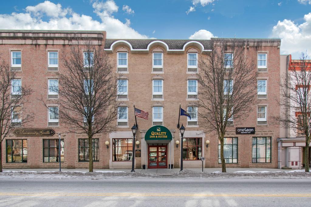 Clarion Hotel & Suites University-Shippensburg Eksteriør billede