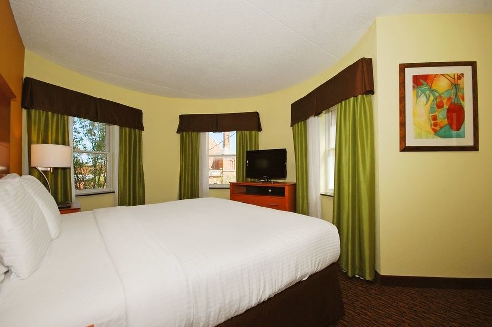 Clarion Hotel & Suites University-Shippensburg Værelse billede