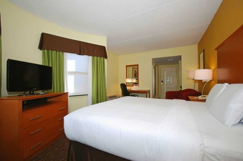 Clarion Hotel & Suites University-Shippensburg Værelse billede