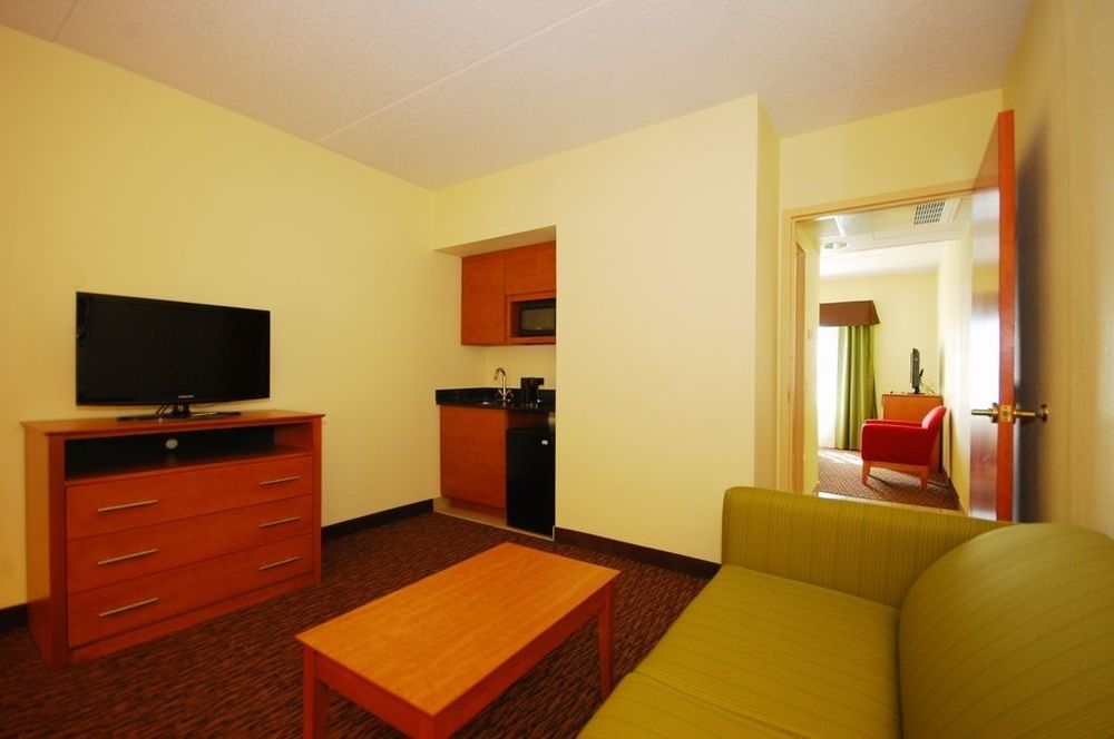 Clarion Hotel & Suites University-Shippensburg Værelse billede