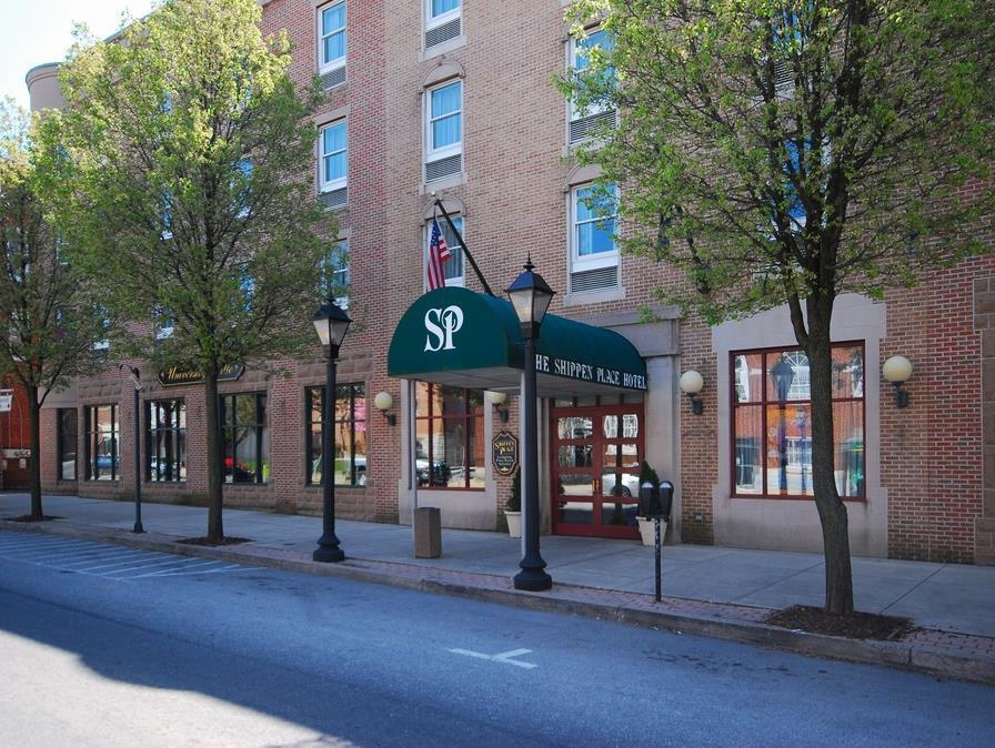 Clarion Hotel & Suites University-Shippensburg Eksteriør billede